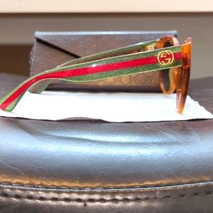 GUCCI sunglasses brown with green/red glitter Gucci sides AUTHENTIC barely worn
